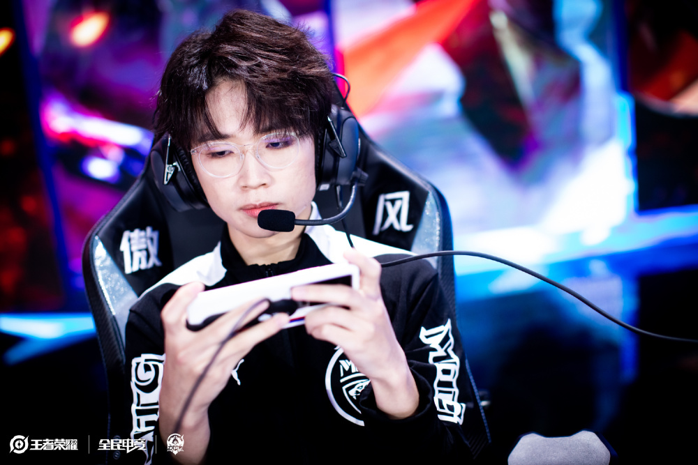 袍不仅是一 袍不仅是一