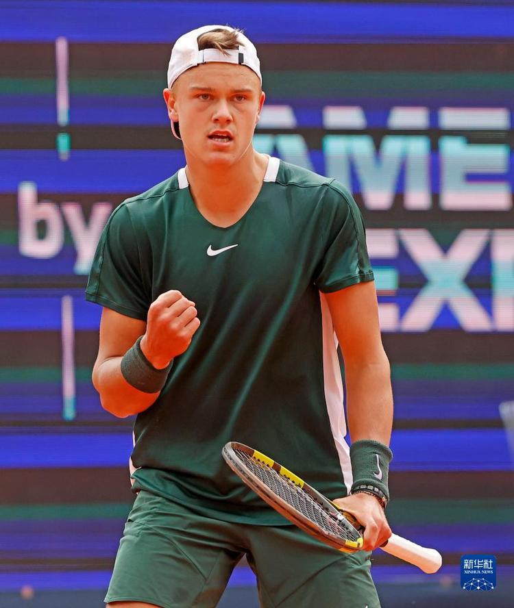 在亚冬会上 在亚冬会上