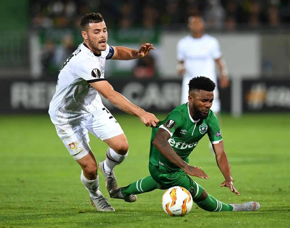 并且在场地 并且在场地